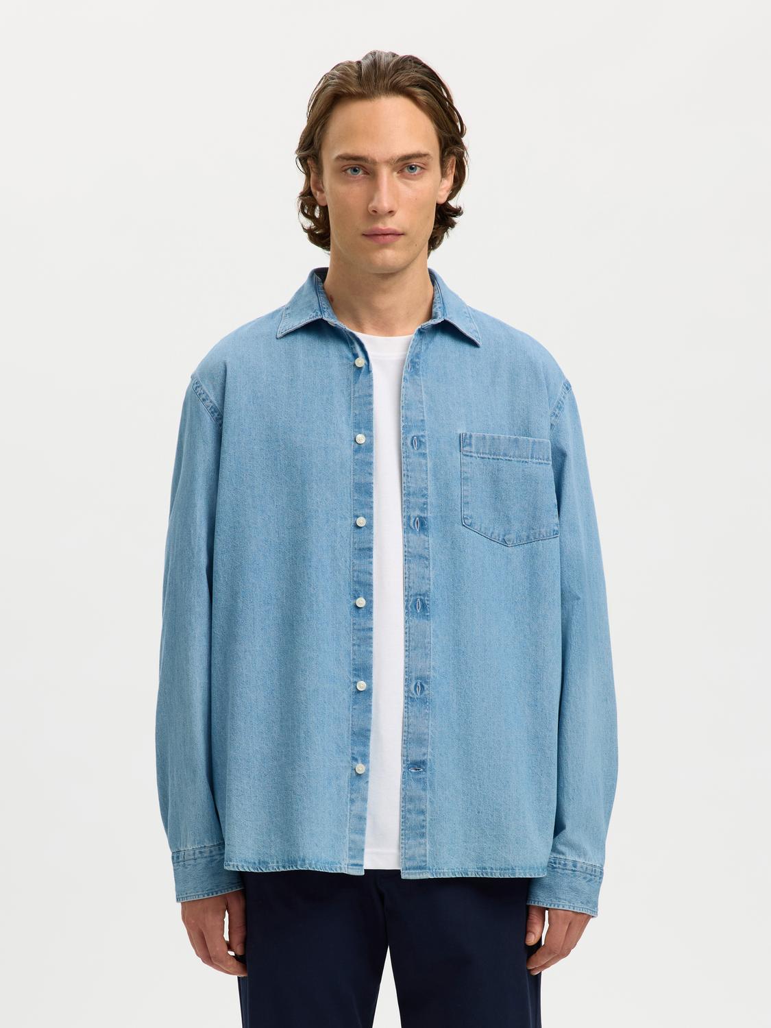 model_shot-front